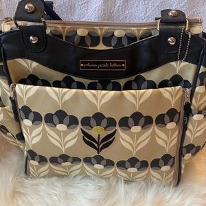 Petunia pickle bottom city carryall diaper bag